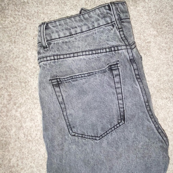 Edikted ripped mom jeans NWOT - Picture 3 of 4